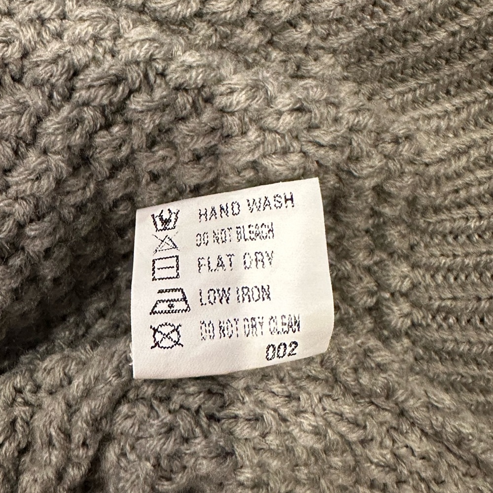 Women’s like new Traleubie cardigan sweater size XL - Picture 9 of 9